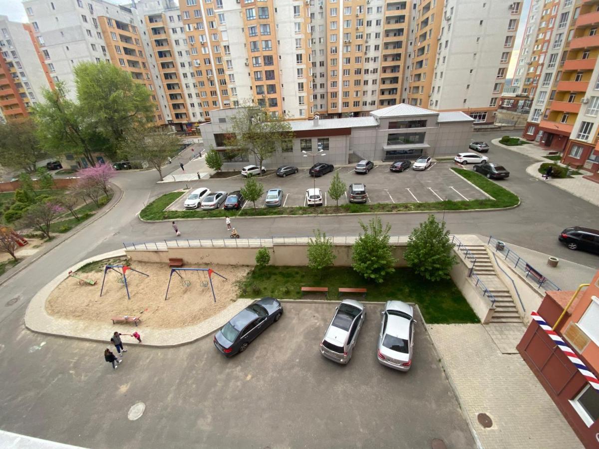 Two Bedroom Large Apartment In Chisináu Exterior foto