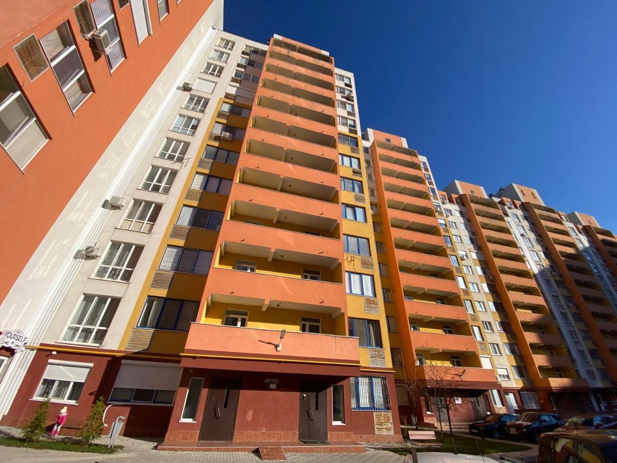 Two Bedroom Large Apartment In Chisináu Exterior foto