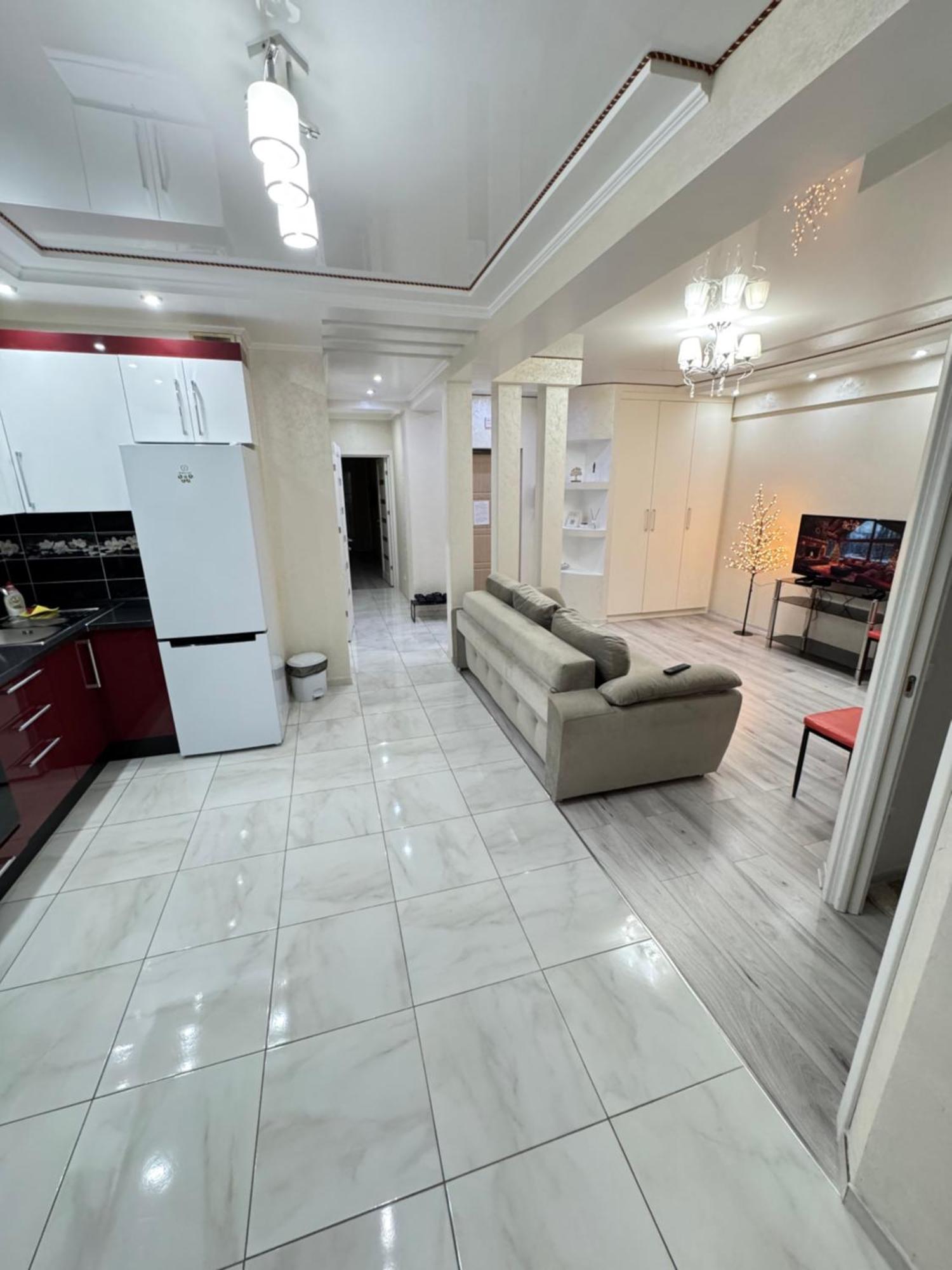 Two Bedroom Large Apartment In Chisináu Exterior foto